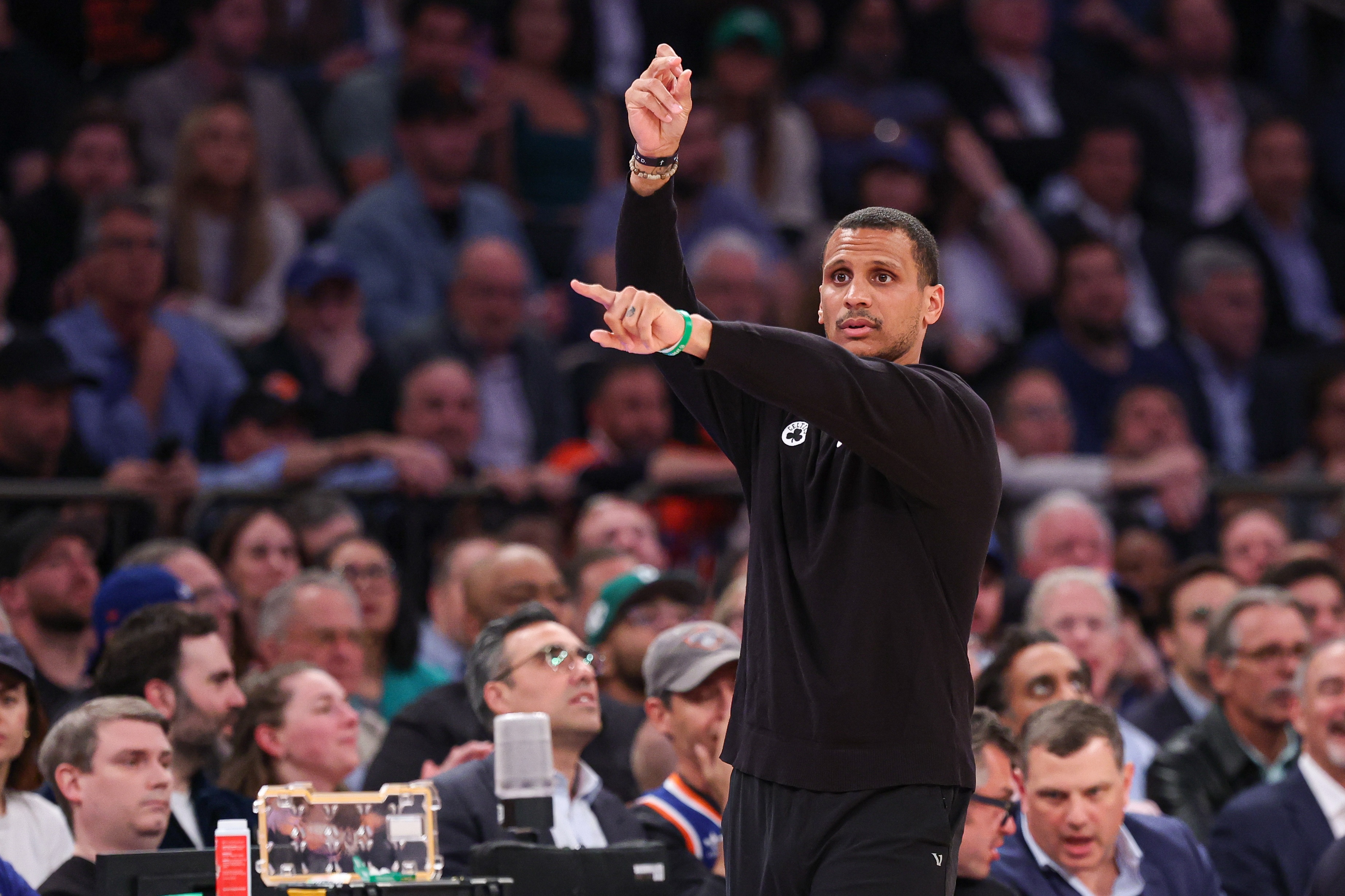 pp电子-马祖拉:战绩体现的是我们球队 都是队员们的功劳 与我个人无关